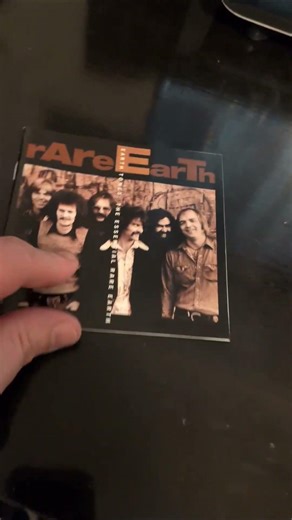 CD Collection #425 Earth Tones - The Essential Rare Earth