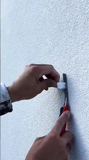 Comment reboucher un trou dans le crépi extérieur ?