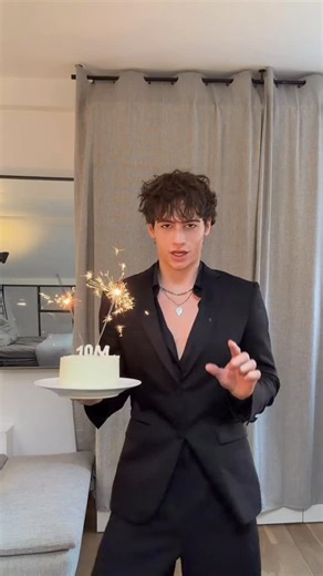 Bách on Instagram: "What a year thanks for the 10mil❤️🕺"