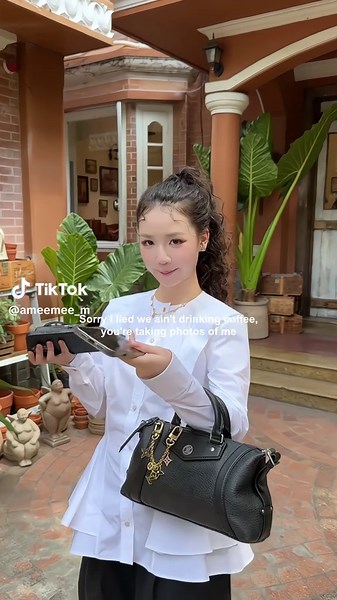 AMEE在ST319Ent的现场演出与照片分享