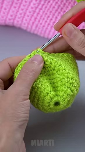 Crochet slippers with a simple pattern for beginners! | Miarti - Crochet and Knitting