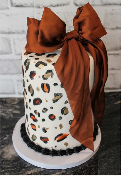 Leopard Print Bow Cake Design Ideas