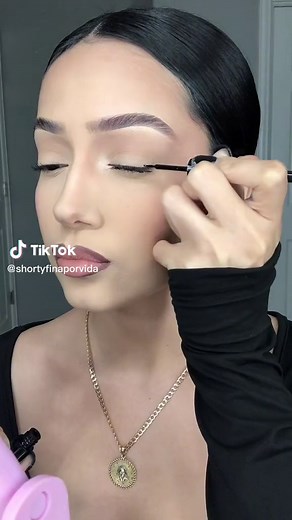 Eyeliner Tutorial using elf Liquid Eyeliner