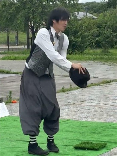 #clown magic performance?Street performance.