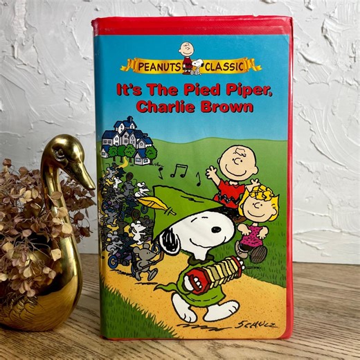 Charlie Brown: Its the Pied Piper VHS Clamshell --peanuts Classic VHS - Etsy