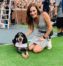 Alyssa Lang Age, Net worth, Salary, Boyfriend, Husband