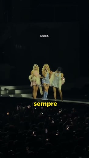 Sabrina Carpenter saw her outfit and... ❤️