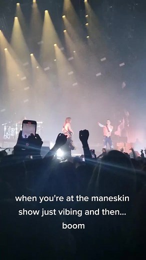 Blackpink in your area ig 😂😂 Meeting kpop stans at other concerts is always wild @Måneskin #maneskin #blackpink #maneskinincologn #maneskininköln #blinks #kpop