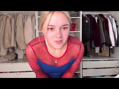 Marsden It (Brooke) and her HOT costume 🍒