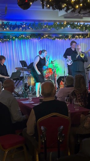 LIVE @ ANNIE’S JAZZ - Ruby Robinson - Everyday I Have The Blues