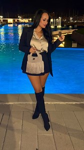 🎥 Video tutorial disponibile su YouTube! ✨ Una borsa all’uncinetto con frange, elegante e moderna, realizzata a mano con amore 💖 Nelle foto la indossa mia figlia per mostrarti com’è dal vivo 😍 Trovi il link in storia / bio per guardare il tutorial completo 👇 Ti aspetto con uncinetto e tanta creatività 💫 . . . . . . . #borsetta #borsaconfrange #tutorialuncinetto #borsafaidate #uncinettocreativo #fattoamano #handmadeitaly #creaconme #artigianatocreativo #diyborsa #borsahandmade #modauncinetto