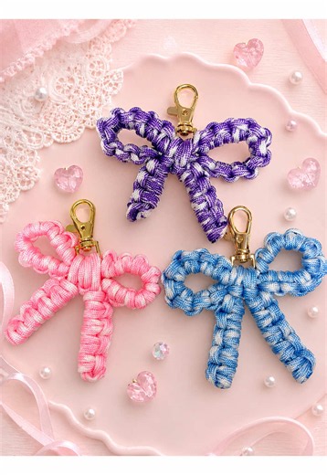 パラコードのリボンチャームかわいい...🎀 4mmパラコード使ってます🙋‍♀️ #パラコード #リボン #ハンドメイド #作り方