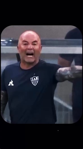 Jorge Sampaoli on Instagram: "Cuando me fui en 2021, quería ver el estadio lleno. Ahora vuelvo con el mismo objetivo en el campo y junto a la afición. No puedo esperar a verlos. #VamoGalo"