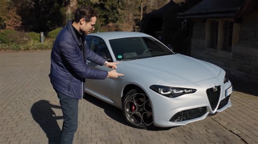 Alfa Romeo Giulia Competizione driving review