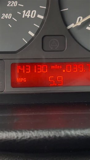 Autoline Pro on Instagram: "Is your MPG leaking away? 👀 Unseen vacuum leaks can ruin fuel economy and rob your engine of power. Fix it fast with the Hyper Smoke by AutoLine Pro 🔥 ✅ Boost, vacuum, exhaust, and EVAP testing ✅ Dual pressure modes ✅ 5-year warranty Smoke it. Find it. Fix it. 🛠️ Tap the link in bio to get yours today!"