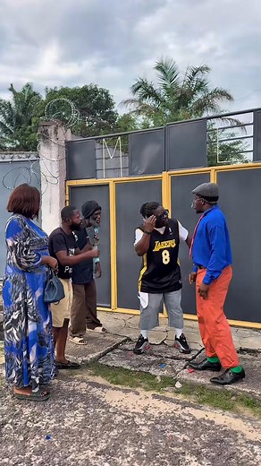 Pop ballon😂 Tatu seraphin, leader Amisi, Kwikwi, R10 et maman Christine 😂 Les tatouages et les mamouages eyindjiiii😅 | tatuseraphin_officiel