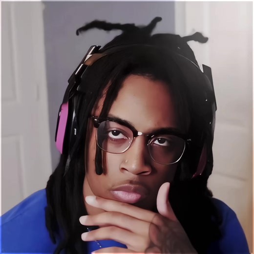 this song has been in my head for days so i had to put it to use 🥴 // tags: #edit #foryoupage #viral #vth #fyp @The real Huey Freeman✨