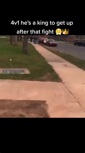I got the full vid #4v1 #fight #sad #jumped #king #fyp | 4 vs 1