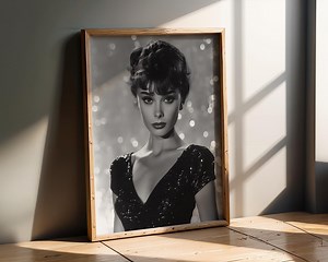 Modern Pop Art | Audrey Hepburn Glamour Portrait – Black & White Hollywood Print