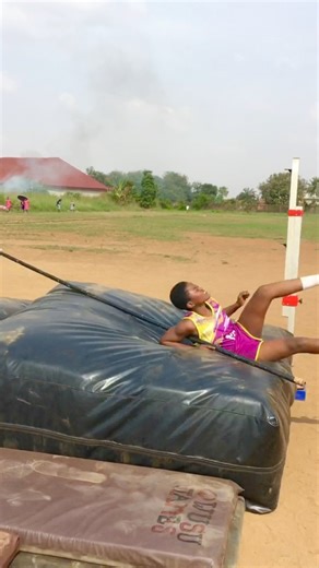 How many chances does an athlete get to clear a height. #fblifestyle | Lomen1 TV