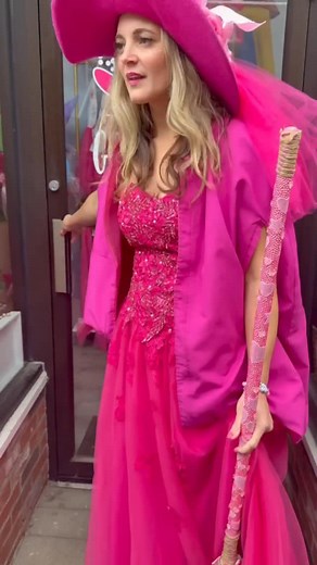 Elphaba and Glinda’s styles are a little different… 💕💚 but hey opposites attract! #elphaba #goodwitch #GoodWitchOfSalem #salemma #wicked #thegoodwitchofsalem | The Good Witch of Salem