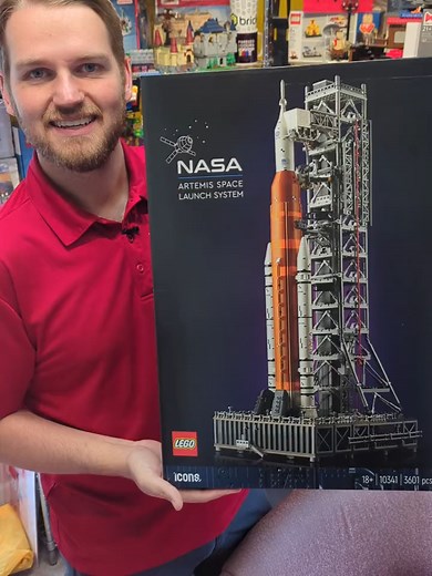 LEGO NASA Artemis Space Launch System Set - First Look!
