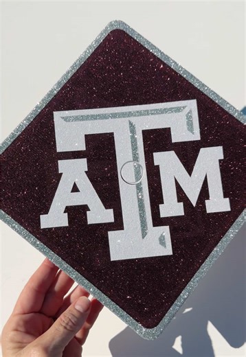 You want a Grad Cap that sparkles in the sun? I’ve got you. 😌✨ #gradcapartist #2026senior #gradcap #graduation