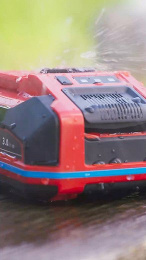 La Einhell batería 4,0 Ah SEALED Power es parte del sistema de baterías multifuncionales #PowerXChange 🔋⚡️💪🏼Ofrece protección contra el agua y polvo gracias a su carcasa sellada, según la protección IP57 💦🌫️Gracias a la protección contra cortocircuitos, el sensor detecta el contacto con el agua y desconecta el sistema electrónico, asegurando que la batería seca se pueda volver a utilizar 😎😎 | Einhell Peru