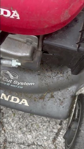 This is the first test to see if this Honda HRT 216 lawnmower has ignition spark