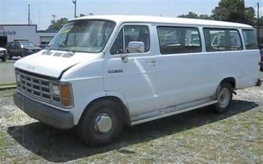 【二手车评测】1991 道奇 Dodge Ram 350 Passenger Van Start Up Exhaust and In Depth Tour_3