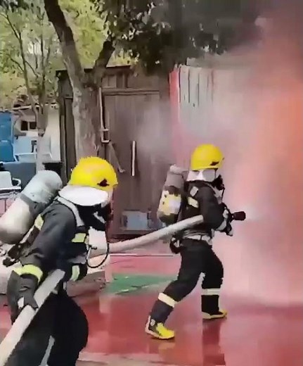 🔥 BACKDRAFT Explained – The Most Dangerous Fire Phenomenon in Confined Spaces#firesafety #awareness