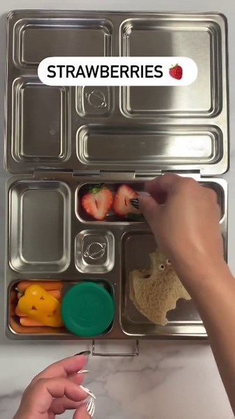 Halloween bat sandwich #Shorts fun easy lunch box ideas kids #kidslunch #schoollunchideas #Halloween
