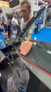 How engineer fixed this broken windshield glass within 5 minutes. #trend #viralvideoシ #SUV #cars #technology #tech #viralreels #carlover | The World Of Trending Gadgets