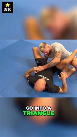 Évitez le Triangle : Le Secret Main-Coudes Révélé ! #shorts