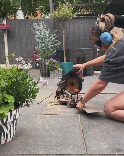 Check out this amazing flooring project by @thesmiths_no3 with Evolution R210CMS