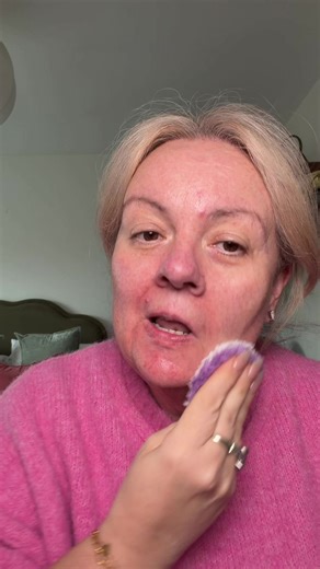 Easy Makeup Hacks for Over 40s