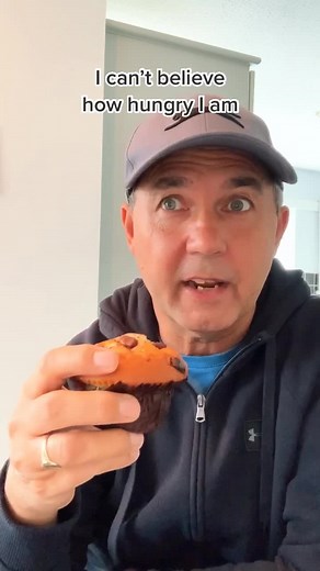 Always hungry - LIKE and FOLLOW for more! - #hungry #muffin #loop #perfectloop #meslyshadow