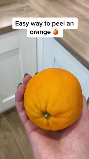 Easy Way to Peel an Orange without Getting Your Fingernails Stuck! 🍊