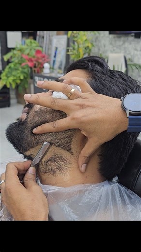 Unique Beard Cutting Style 2026 #uniquerajagee #viralreels #viralreelsfacebook #barber #fade #beard #reelsvideo #hairtutorial #hairtransformation #reelsfyp #hairtutorial #hairstyle #haircuts #beard #beardstyle #beards #hair | Unique Raja Gee