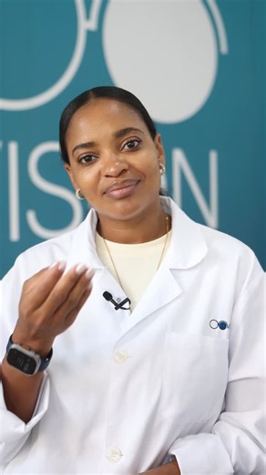 VISION Centro Óptico on Instagram: "Chegou Dezembro e com ele o sol e as praia. Sabias que os teus óculos de sol não servem só para dar estilo? 😎 Eles são uma proteção essencial contra os raios UV que podem danificar a tua visão. ☀️ Bloqueiam a radiação UV que acelera o envelhecimento ocular ☀️ Ajudam a prevenir irritações, secura e sensibilidade à luz ☀️ Protegem a retina e o cristalino de danos a longo prazo ☀️ Reduzem o cansaço visual nos dias de muita luminosidade Na Vision Centro Óptico e