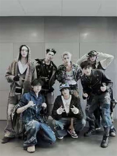 my 7 😭😭 i’m going to be honest, this is the last thing i expected to wake up to this morning, finding out heeseung left enhypen. I’ve fully stanned enhypen for over 2 years now and i’m still trying to process and actually believe he’s left enhypen. i will continue to support both heeseung and enhypen and i hope engenes will do too. #enhypen #heeseung #fyp #foryoupage