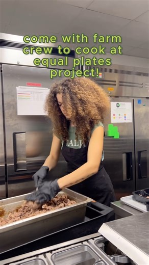 2.4K views · 103 reactions | WWC’s Farm Crew loves to volunteer with @equalplatesproject to cook meals for the community that are sourced from local farms! We are so proud of how engaged Warren Wilson students are with the wider community, always willing to lend a helping hand. : Lola Beall ‘26 #WarrenWilsonCollege #communityengagement | Warren Wilson College | Facebook