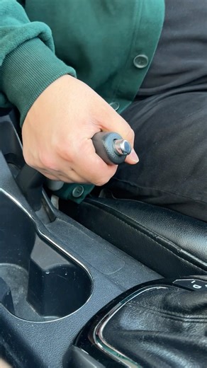 The correct way to pull the handbrake #drivingtips #driver #car