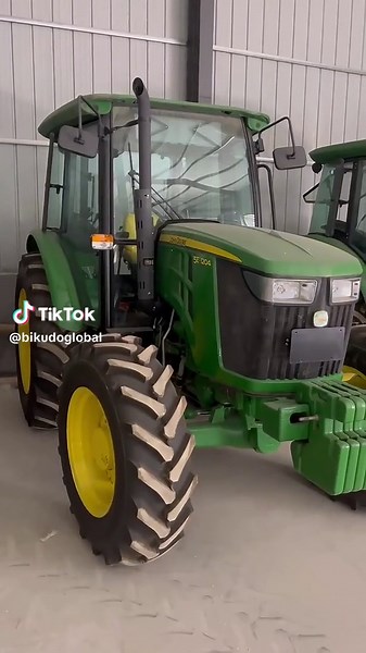 John Deere 5E 1204: Tractor Overview and Specifications