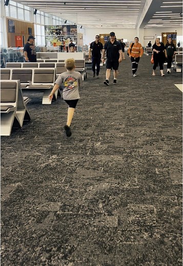 We love fly out day because it means daddy is home 💙 #fifo #fifofamily #flyoutday