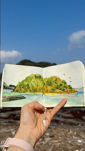 How to sketch an island with watercolors ✨ #watercolorpainting #howtopaint #watercolormaking #tra...