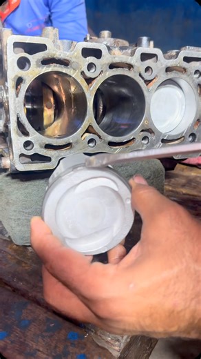 Alsharifauto on Instagram: "Engine Piston Installation Process #engine #piston #installation #process #alsharifauto #mz #shani #shortvideo #catalyticconverter #fix #toyota #advice #hafizabad #fuelavarage #AC #Google #tips #abdullahautoelectrician #autoelectrician #khizeromer #pakwheels #Foryou #Tiktok #Million #trending #carmaintenance #workshop #injectioncleaner #liquimoly"