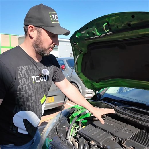 1 month after deep clean & protect using Graphonix Ultra👌 #ceramiccoating #detailing #satisfying