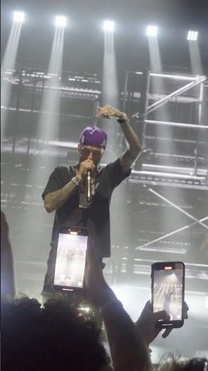 CENTRAL CEE PERFORMING COLD SHOULDER IN LOS ANGELES 🥶🧊 #CentralCee #CantRushGreatness