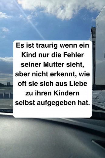Der unsichtbare Preis der Mutterliebe. Ein Moment der Reflexion. Bevor du über die kleinen Fehler deiner Mutter urteilst, erinnere dich daran, wie oft sie ihre eigenen Träume, Wünsche und Bedürfnisse aus Liebe zu dir aufgegeben hat. Das ist wahre, bedingungslose Liebe. #Mutterliebe #Elternliebe #OpferDerLiebe #MutterTochter #MutterSohn #Dankbarkeit #WahreWorte #Nachdenken #Reels | Zauberhafte Zitate & Bilder